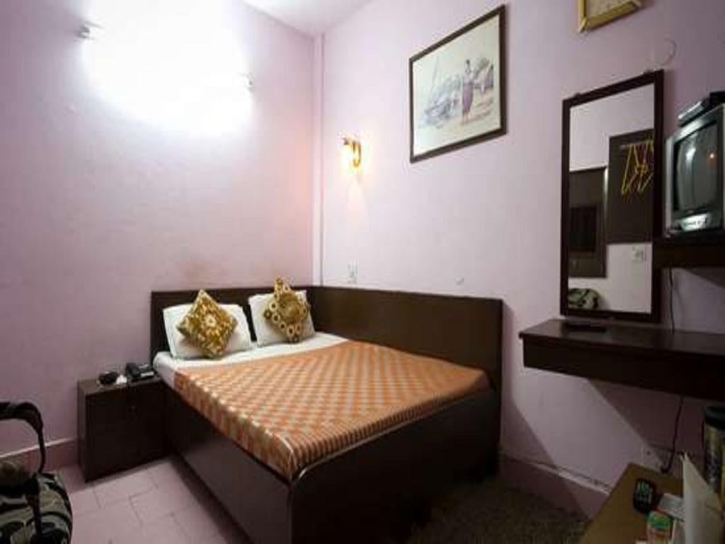 Hotel Woodland Deluxe New Delhi Chambre photo