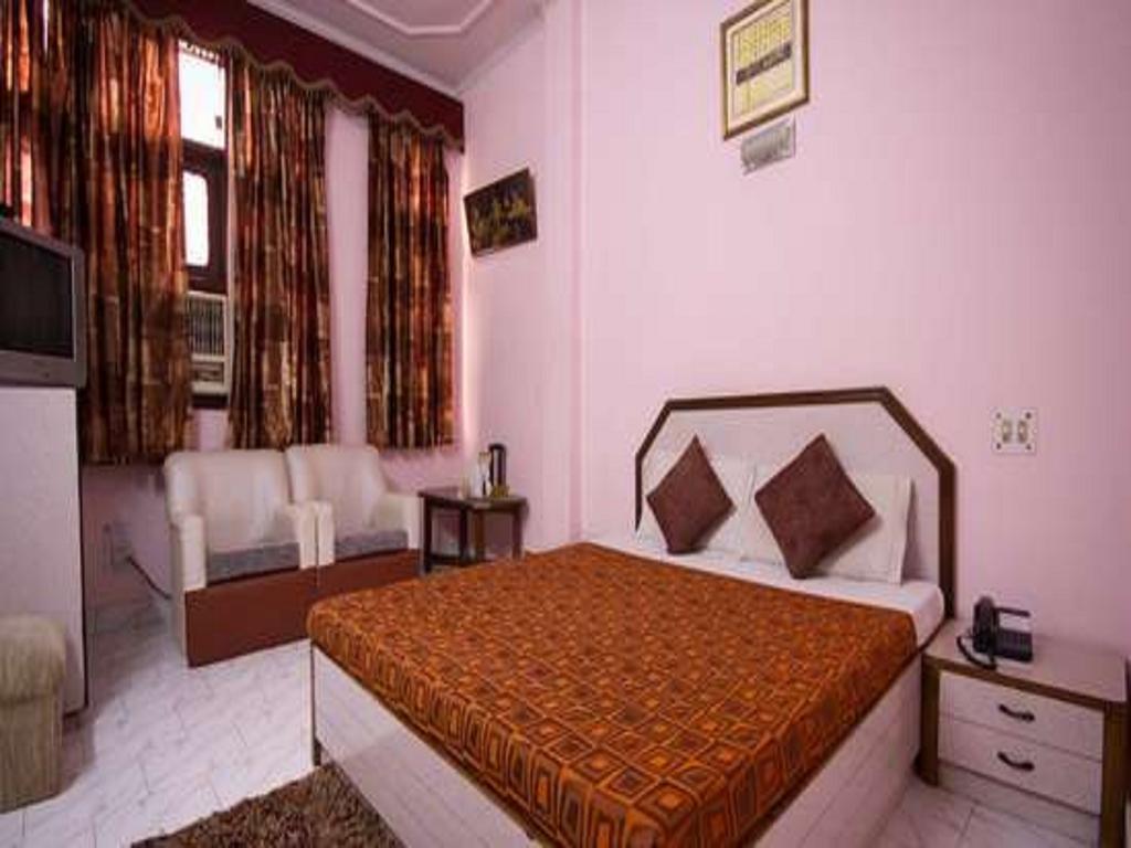 Hotel Woodland Deluxe New Delhi Chambre photo