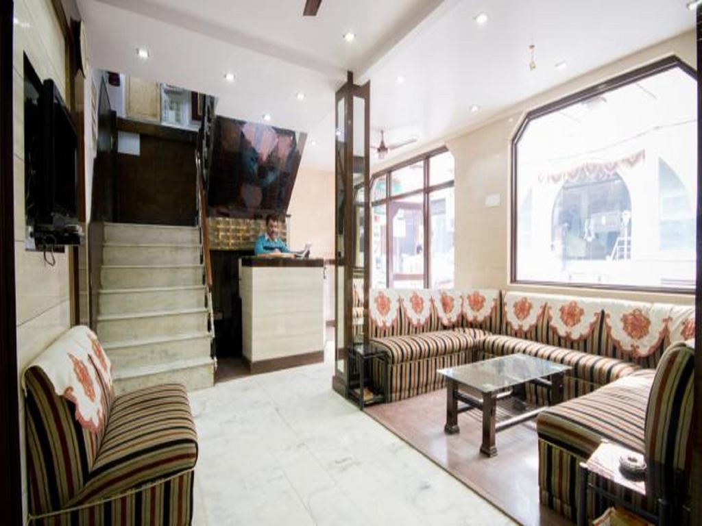 Hotel Woodland Deluxe New Delhi Extérieur photo