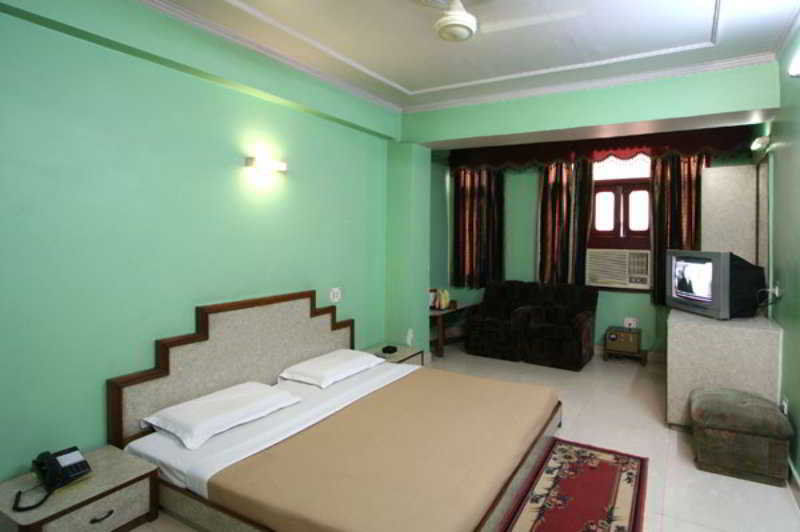 Hotel Woodland Deluxe New Delhi Extérieur photo