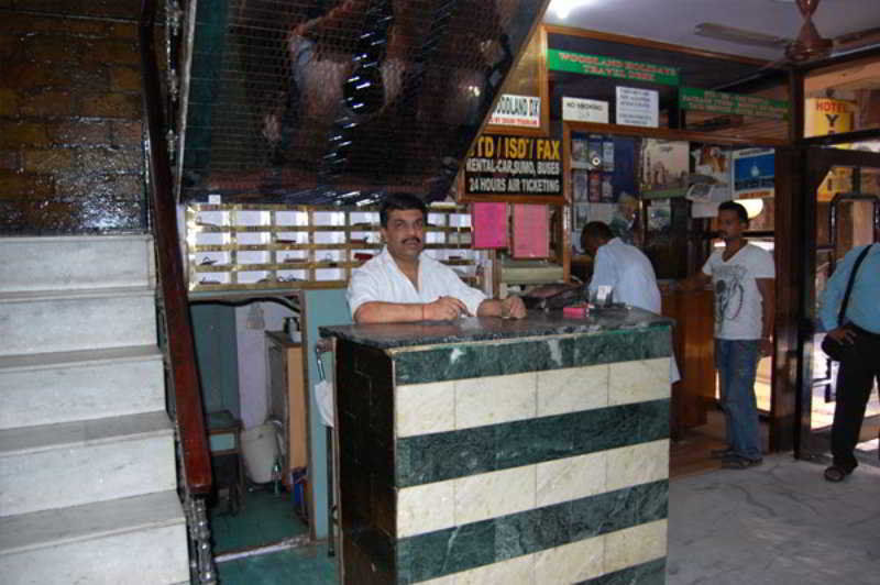Hotel Woodland Deluxe New Delhi Extérieur photo