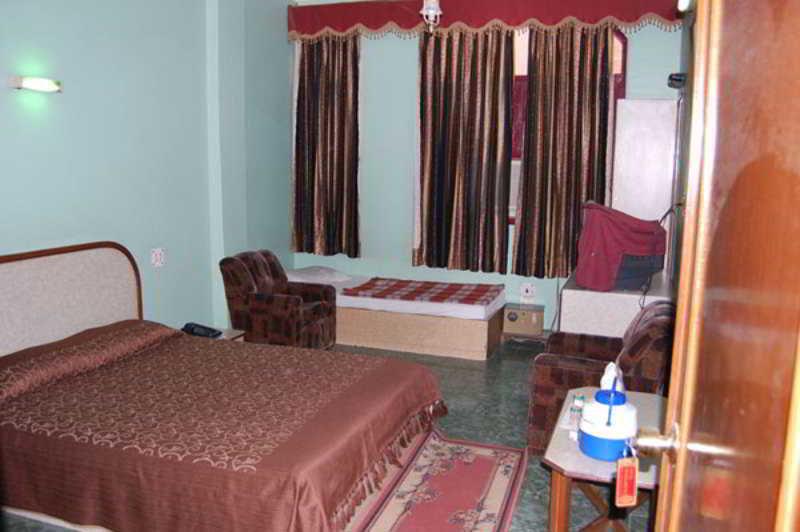 Hotel Woodland Deluxe New Delhi Extérieur photo