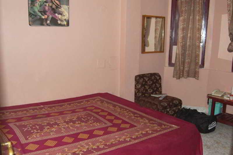Hotel Woodland Deluxe New Delhi Extérieur photo