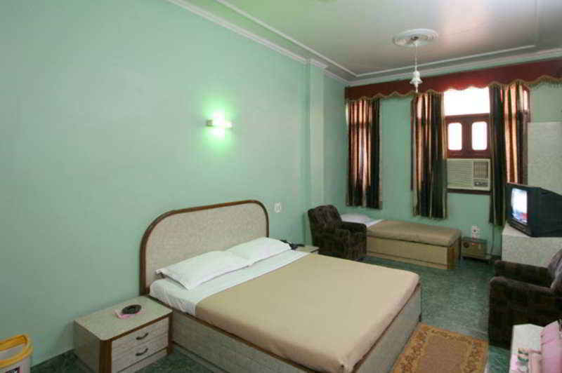 Hotel Woodland Deluxe New Delhi Extérieur photo