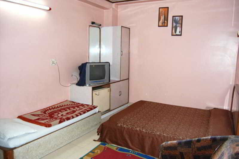 Hotel Woodland Deluxe New Delhi Extérieur photo
